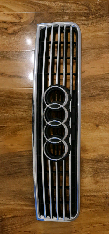 Audi A4 Genuine B6 Chrome Front grille taken off late 2003 Model