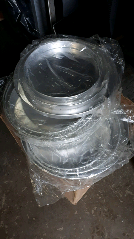 Pizza pans  pizza trays