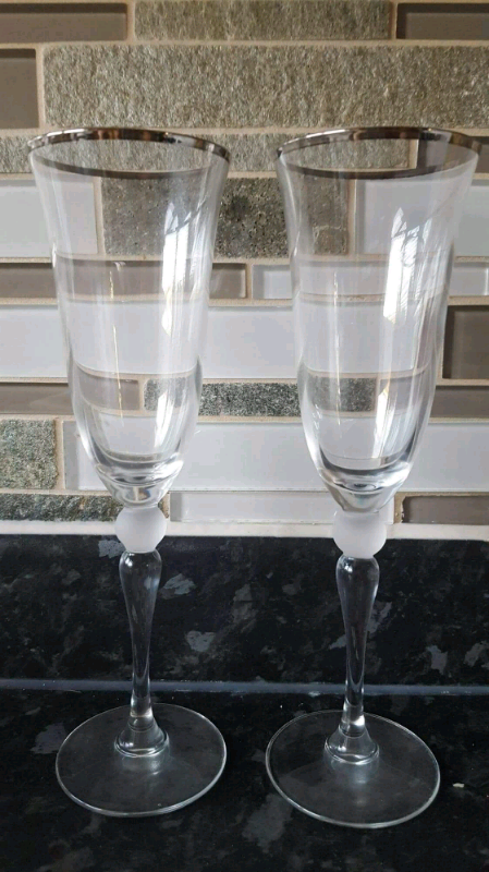 Beautiful set of Champagne flutes 