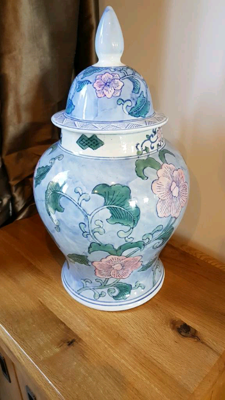 **£35** Large Hand Painted Chinese Temple Jar