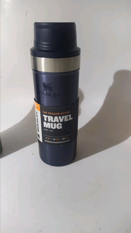 NEW blue Stanley 20oz travel mug .47L trigger action.free local delive