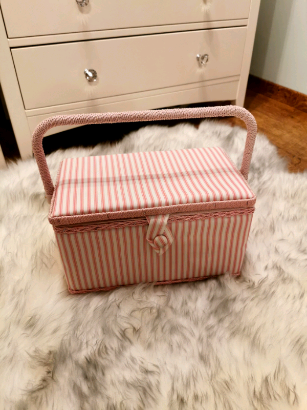 Sewing box 