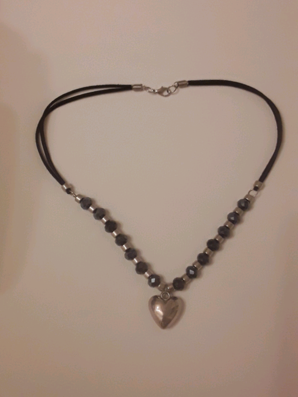 HEART NECKLACE BLACK & SILVER BEADS