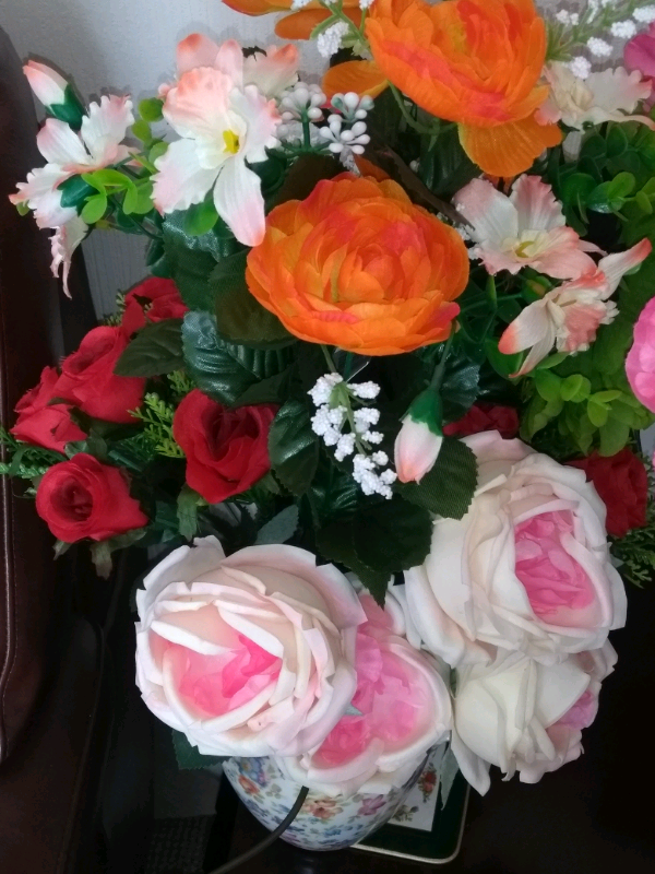 Large Bouquet Silk  Flowers 