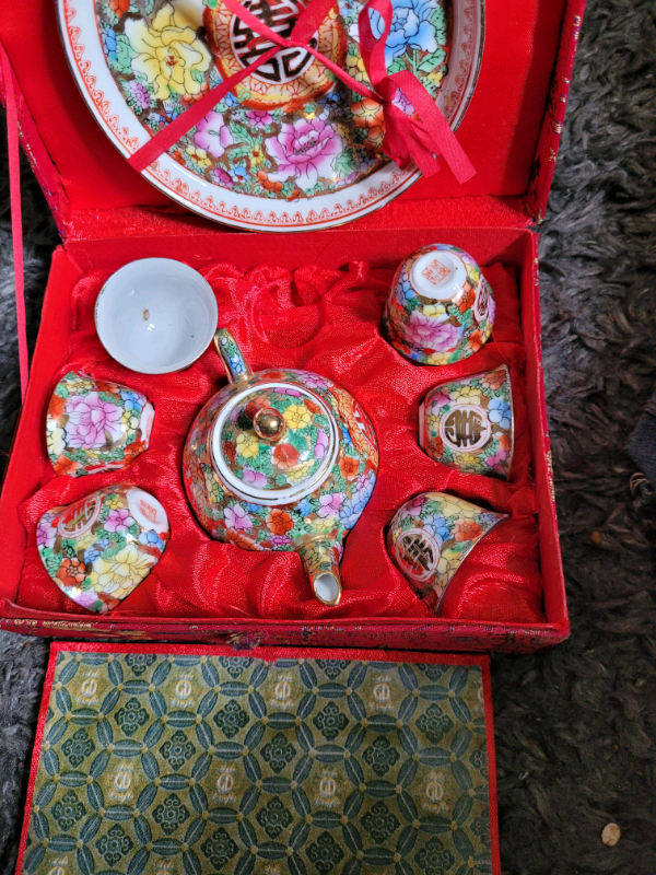 Brandnew Chinese tea set.