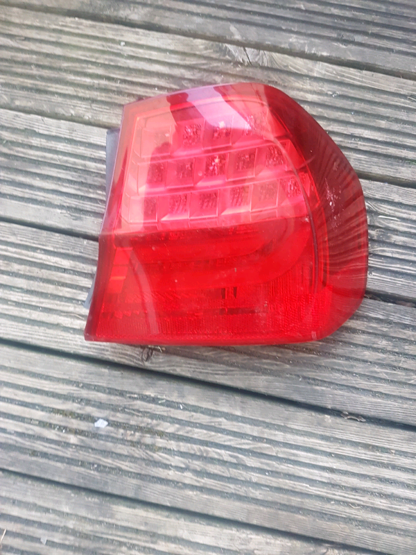 BMW 3 SERIES - E90/ E91 - LED - BRAKE/ TAIL LIGHT/ BOOT - DRIVERSIDE 