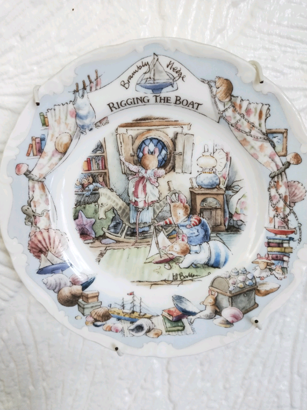 Royal Doulton Brambly Headge wall plate