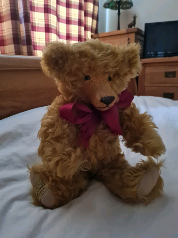 LIMITED EDITION MERRYTHOUGHT BEAR