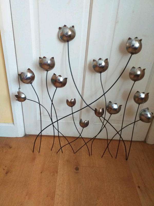 Metal tulip wall panel