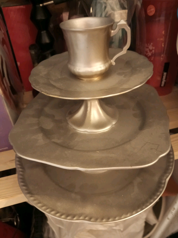 Cake stand