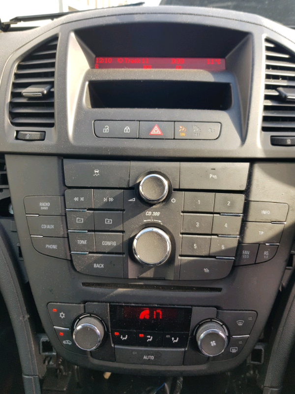 Vauxhall insignia stereo CD player and display