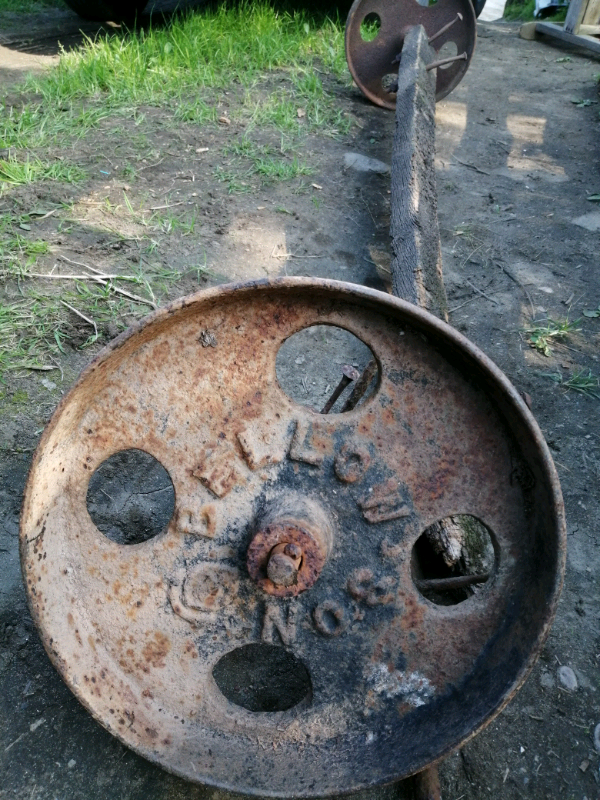 Cast iron wheels /stubs
