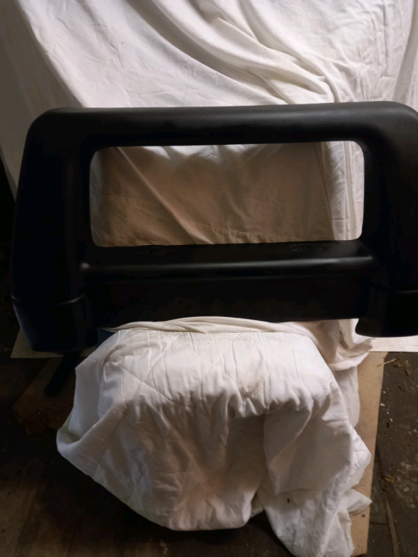 Land-rover nudge bar