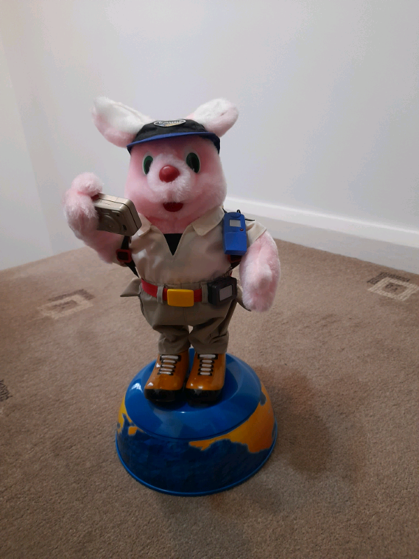 Unused and boxed. Duracell Globetrotter bunny.