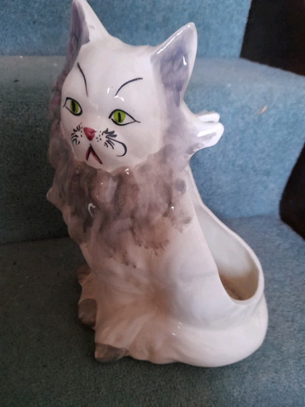 A Ceramic Cat Toilet  Brush Holder