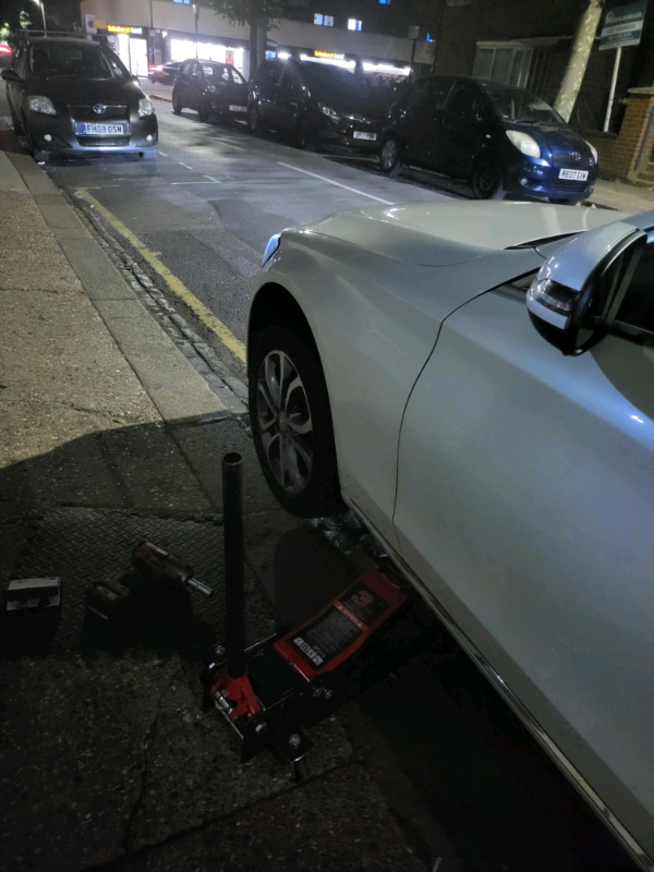 Mobile Tyre Fitter - Bow