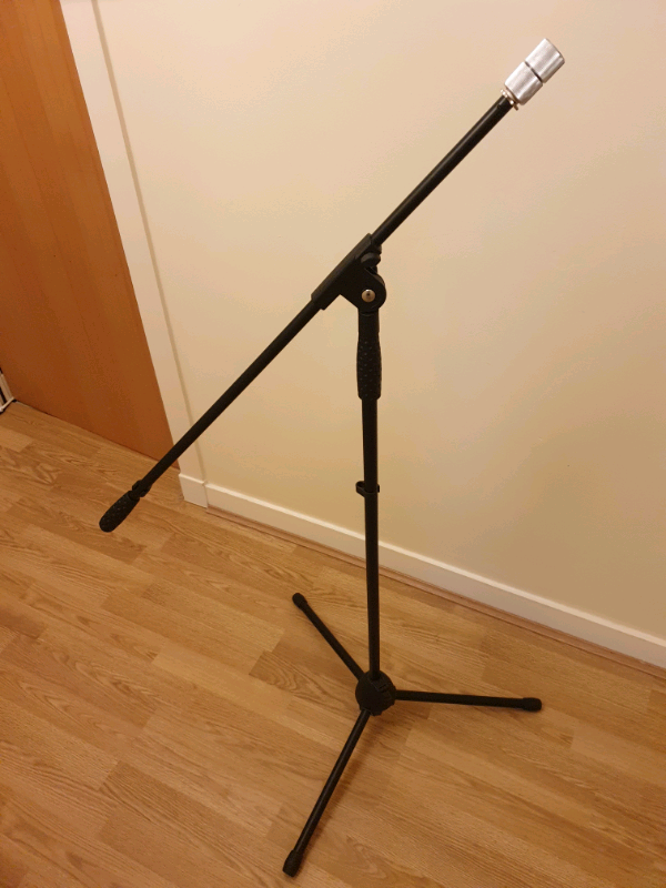 Karma AM11K microphone stand like new all metal extendable itt
