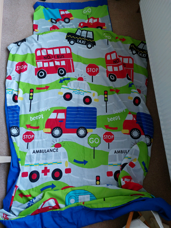 Single duvet and pillow covers (barely used)