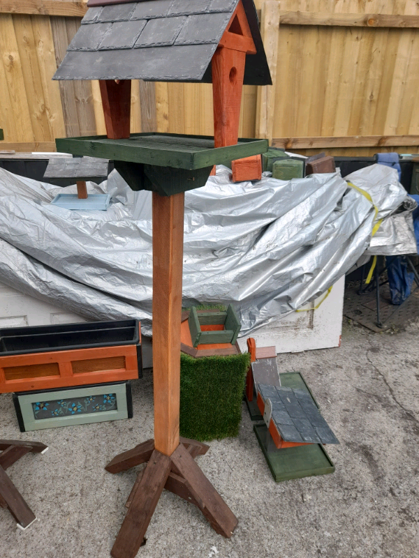 Bird feeding table new bargain 35pounds