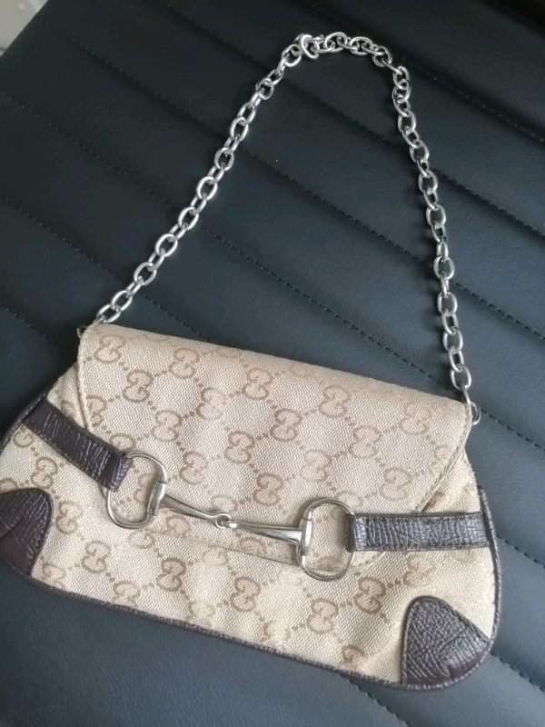 Bag with chain 