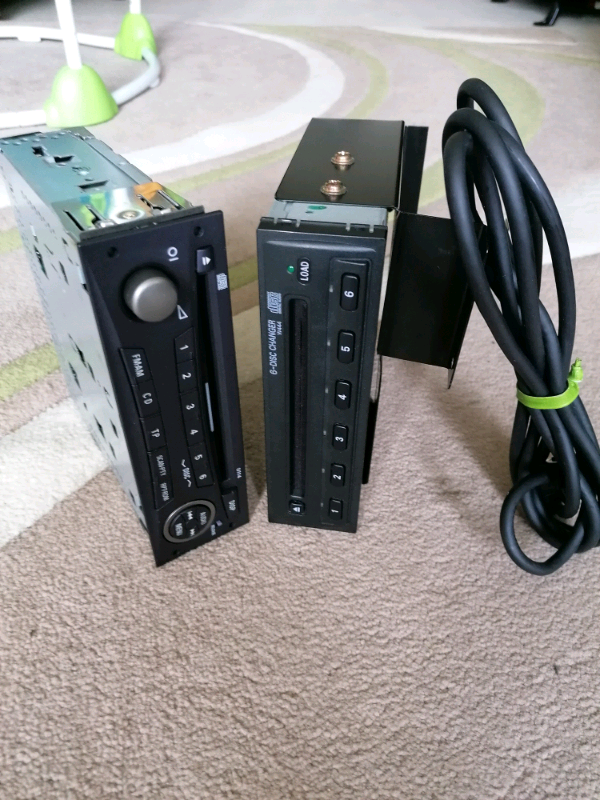 Radio/CD Player MZ313063Z+6Disc Auto Changer