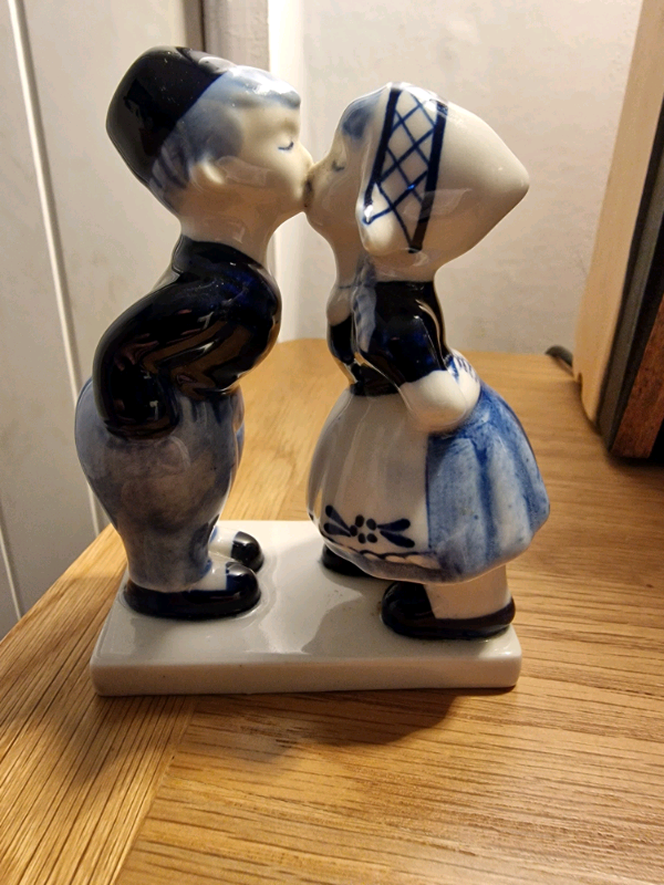 Vintage Delft Blue Figurine Dutch Boy & Girl Kissing