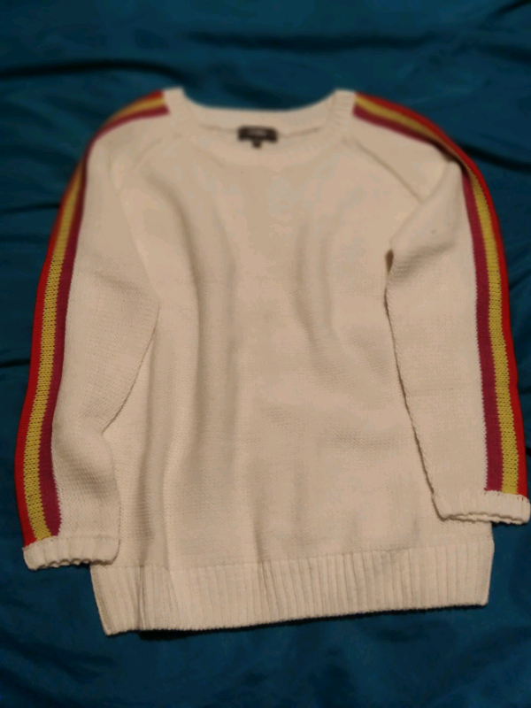 Knitted sweater (size 8-10) NWOT