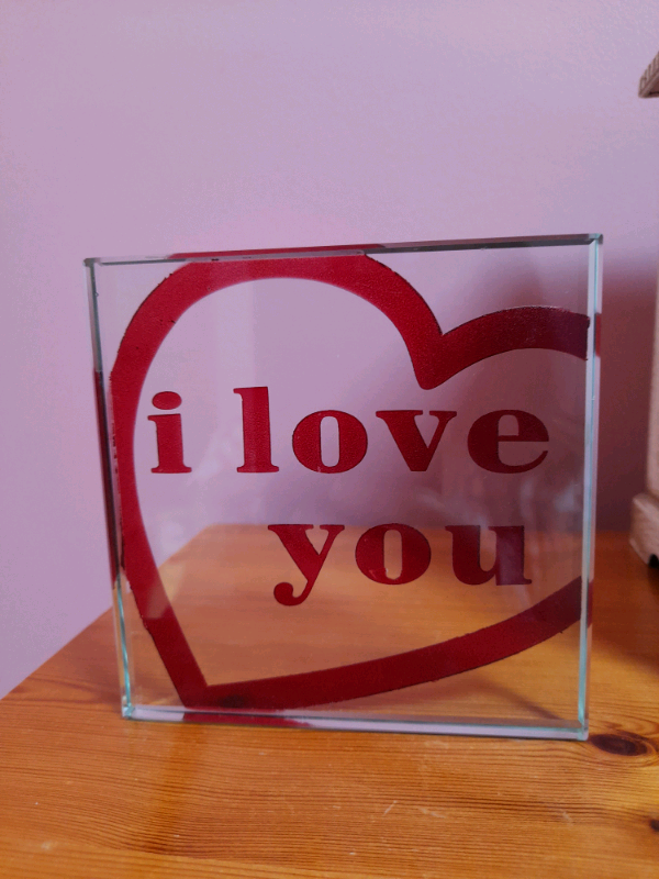 New hand decorated glass 'I LOVE YOU' plaque