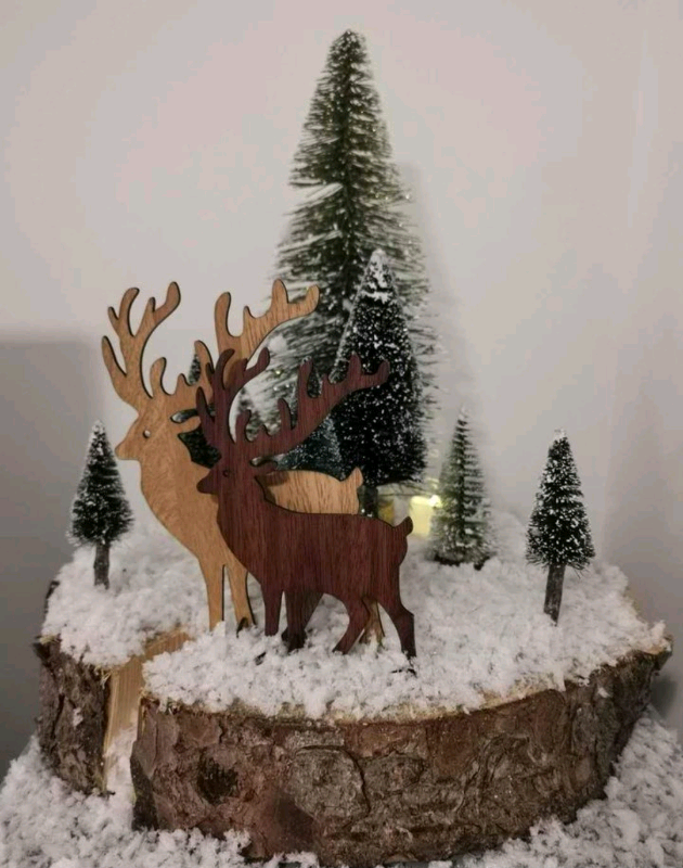 (AVAILABLE) Christmas decoration on a real tree log 🌲🦌🦌
