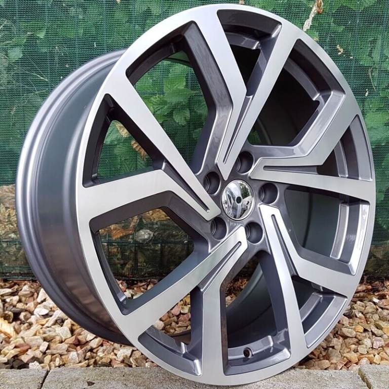 19Inch Clubsport Style Alloy wheels and tyres (Gunmetal mf) 5x112 Suits most Vw, Seat, Audi A3 etc