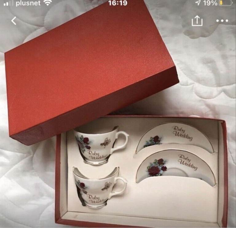 NEW RUBY 40TH WEDDING ANNIVERSARY CUPS & SAUCERS BOXED GIFT SET
