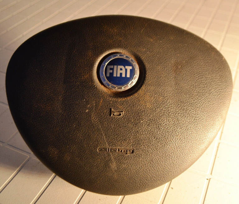 2005 FIAT PUNTO MK3 DRIVERS AIR BAG.