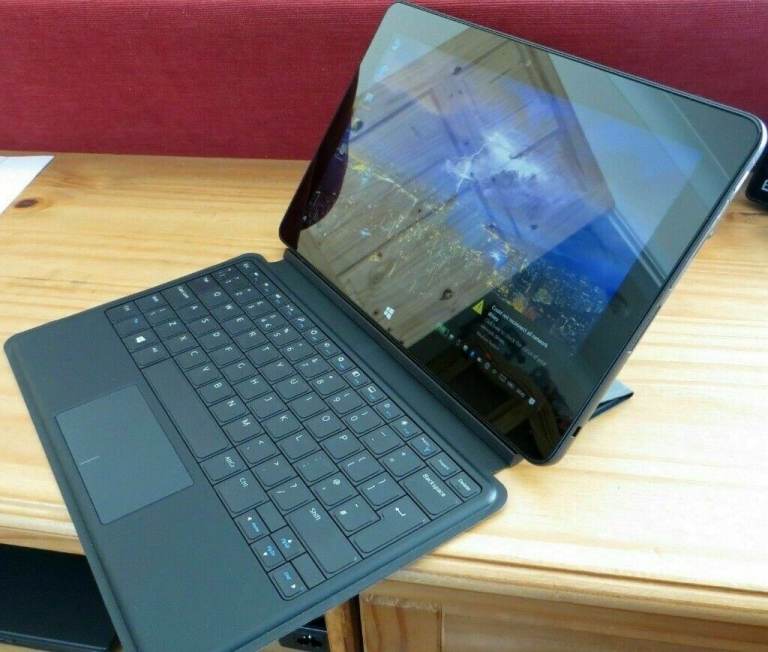 Dell Venue pro 11 7130, Touchscreen Tablet with dell keyboard 4GB Ram, P.S READ THE AD  