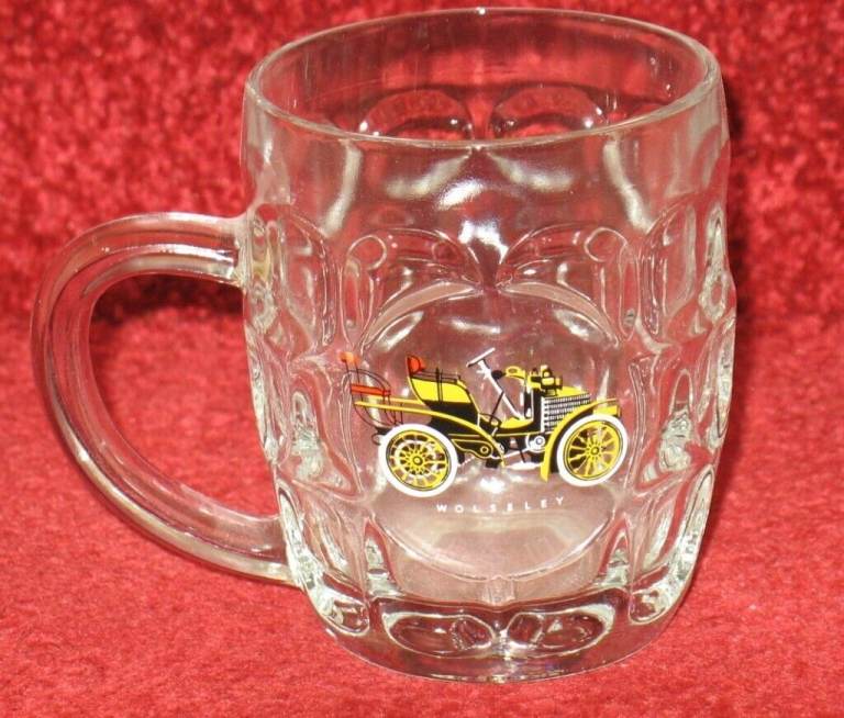 GLASS BEER MUG, DIMPLE EFFECT, COLOURED PICTURE 'OLD WOLSELEY CAR' GC