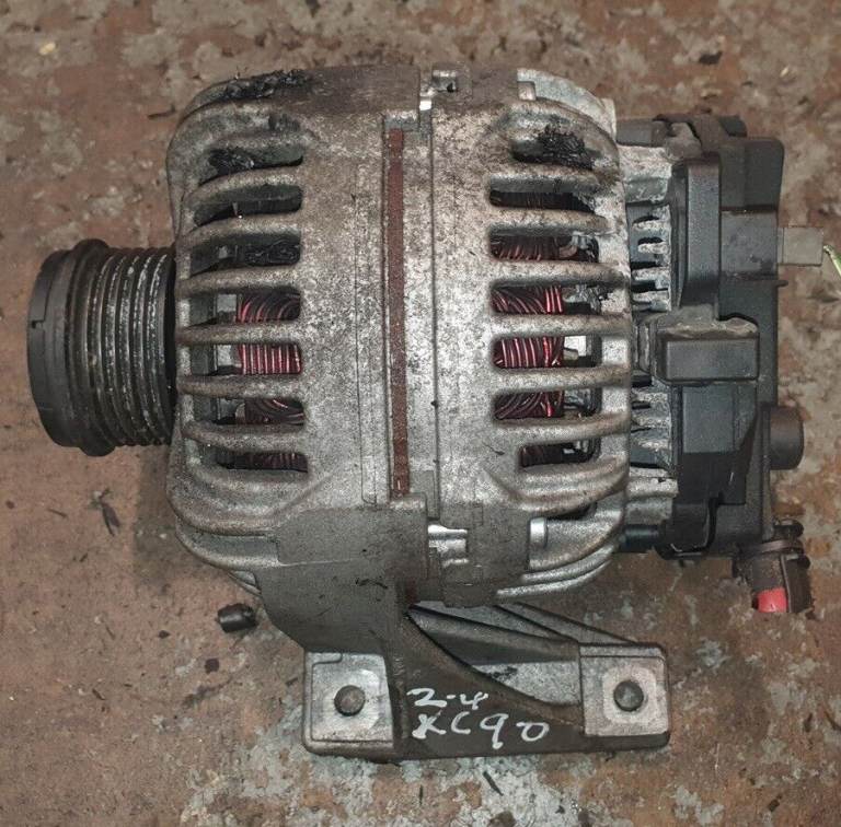 Volvo XC90 2.4 D5 Alternator 2006