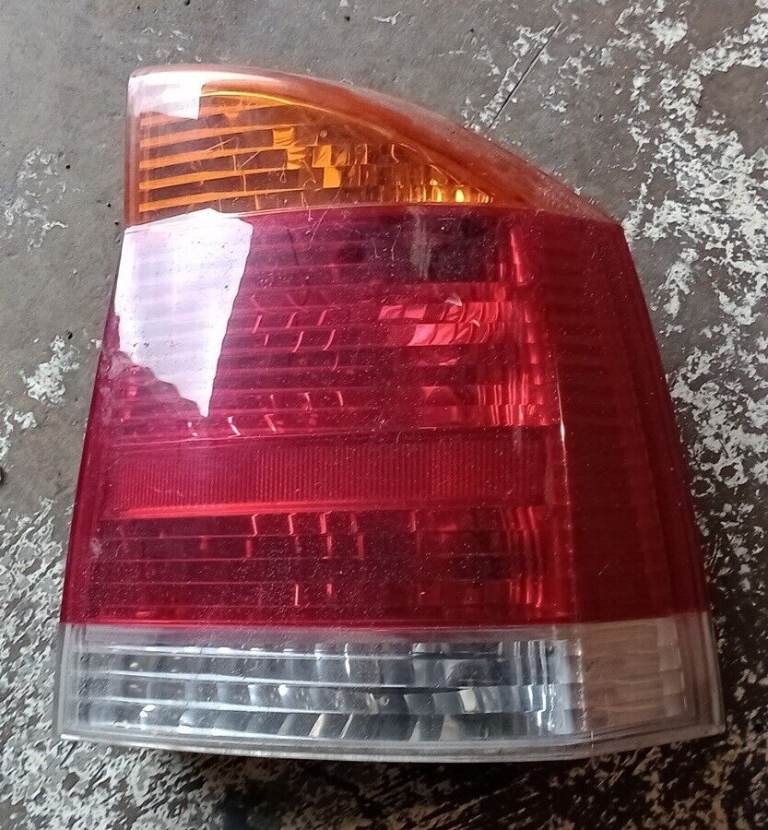 Vauxhall Vectra Right Side Rear Light 2002