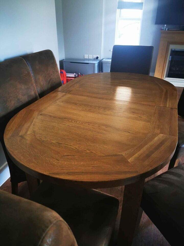 Cotswood Real Oak Extremly Heavy Table and 6 chairs