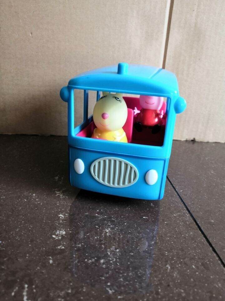 Peppa Pig Miss Rabbit & Peppa Figure Vehicle School Bus by Character Options No2 (In good condition)