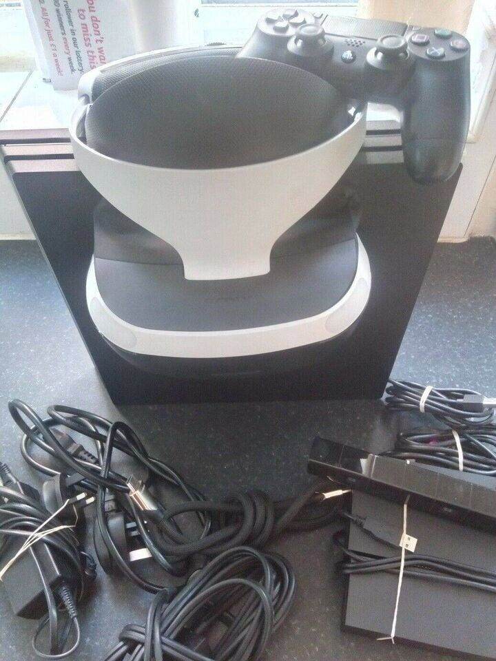  PS4 PRO Console and PSVR Bundle Camera included