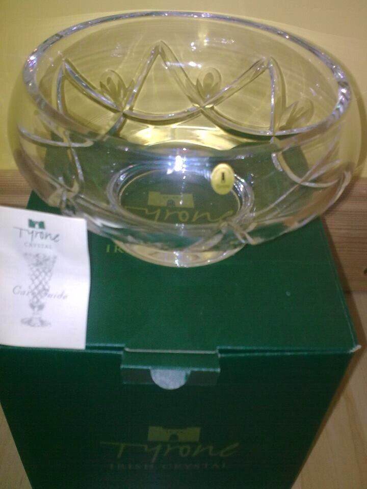 BOXED 8 INCH BRACKLIN TYRONE CRYSTAL BOWL ONLY £70.00