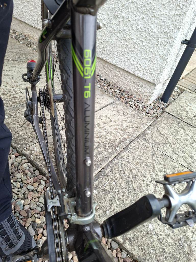 Carrera Crossfire Two Hybrid Bike - Black, Good Condition
