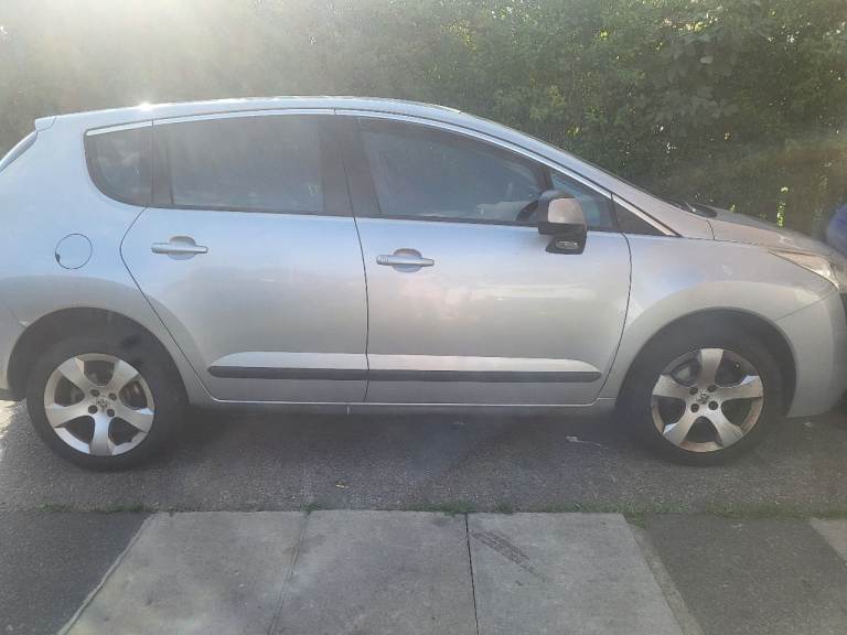Peugeot, 3008, Hatchback, 2011, Manual, 1560 (cc), 5 doors