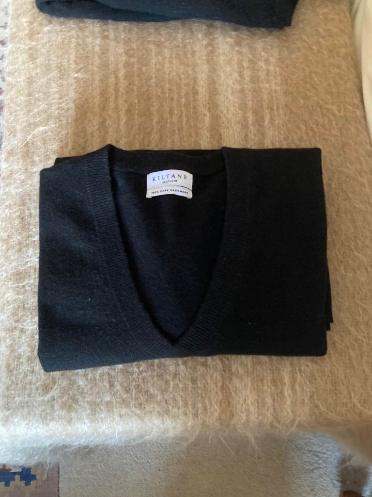 Kiltane 100% Cashmere V Neck Black Jumper 