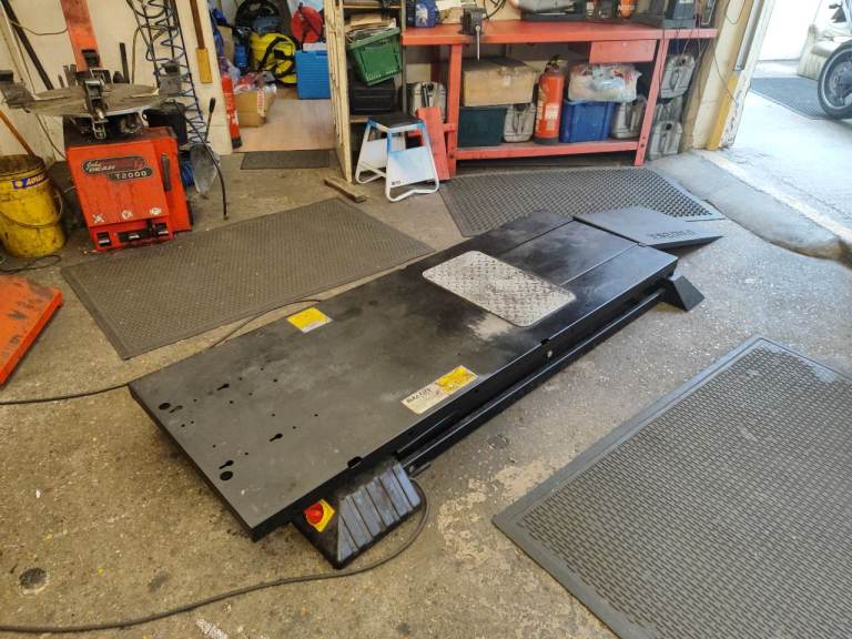 ProBike MGE50 Electro Hydraulic 500kg Motorcycle Lift
