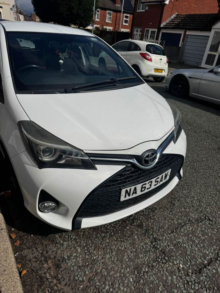 Toyota, YARIS, Hatchback, 2015, Manual, 1329 (cc), 5 doors