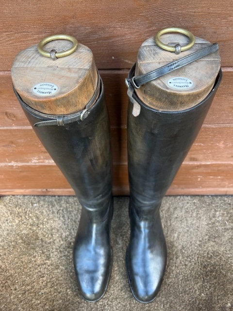 Vintage Hunter & Maxwell Black Leather Ladies Riding Boots with wooden boot trees