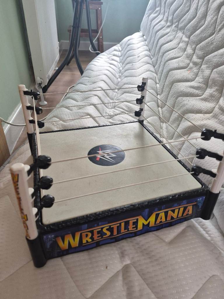 WWE Wrestlemania Toy Wrestling Ring – Good Condition