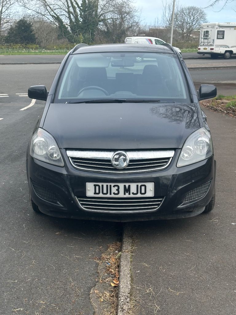 2013 Vauxhall zafira 1.6 petrol low miles 