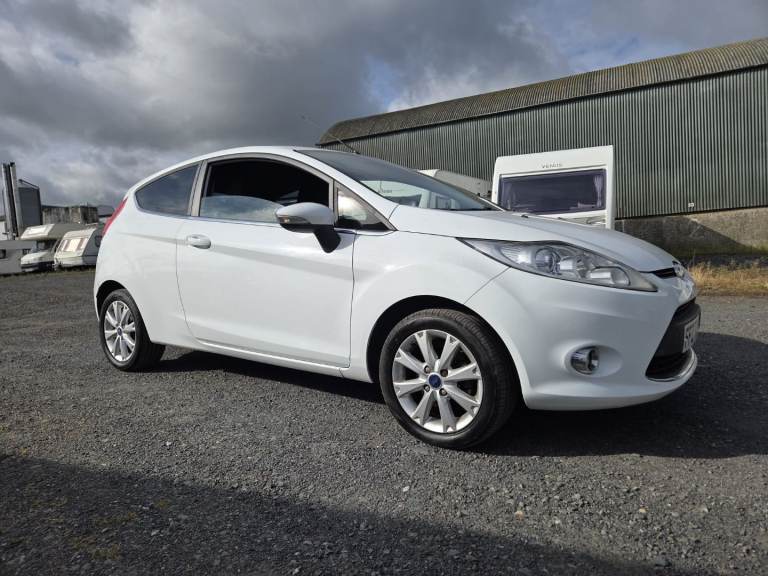 Ford, FIESTA, Hatchback, 2011, Manual, 1242 (cc), 3 doors