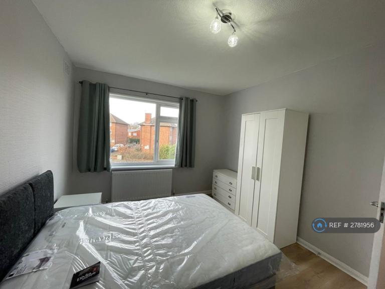 1 bedroom in Lindsey Court, London, N13 (#2781956)